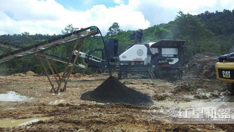 移動煤矸石破碎機現場 移動煤矸石破碎機現場