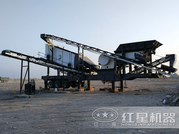 顎式移動碎石機生產現場 顎式移動碎石機生產現場