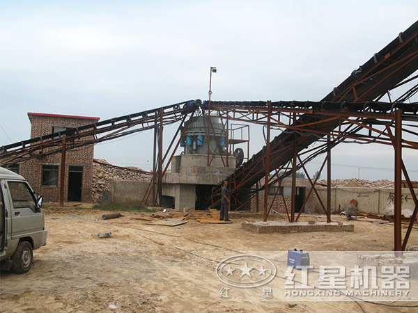 全液壓圓錐破碎機(jī)生產(chǎn)現(xiàn)場 全液壓圓錐破碎機(jī)生產(chǎn)現(xiàn)場