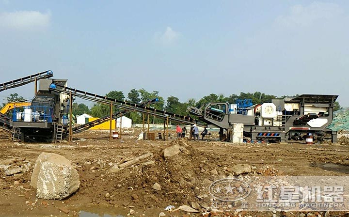 輪胎式建筑廢料粉碎機作業現場 輪胎式建筑廢料粉碎機作業現場
