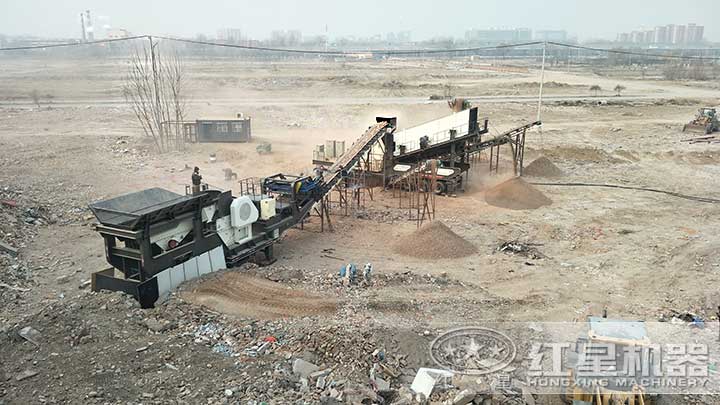 移動石料破碎加工設備生產現場 移動石料破碎加工設備生產現場