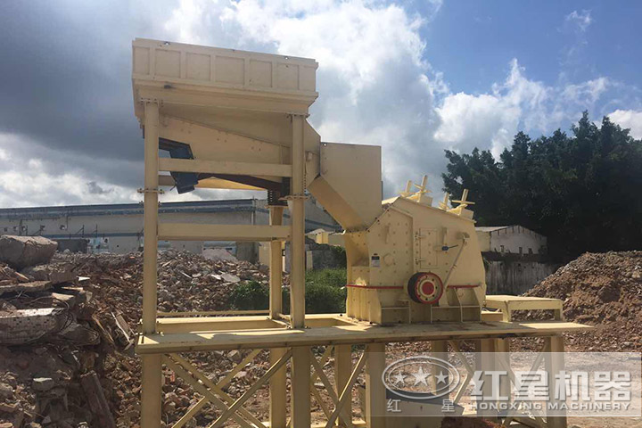 反擊式制砂機作業現場 反擊式制砂機作業現場