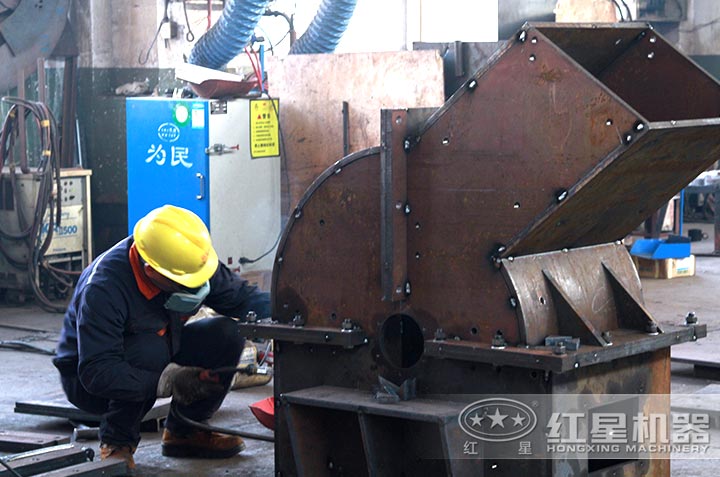 錘式破碎機生產車間 錘式破碎機生產車間