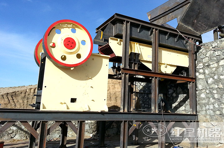 青石破碎機作業現場 青石破碎機作業現場