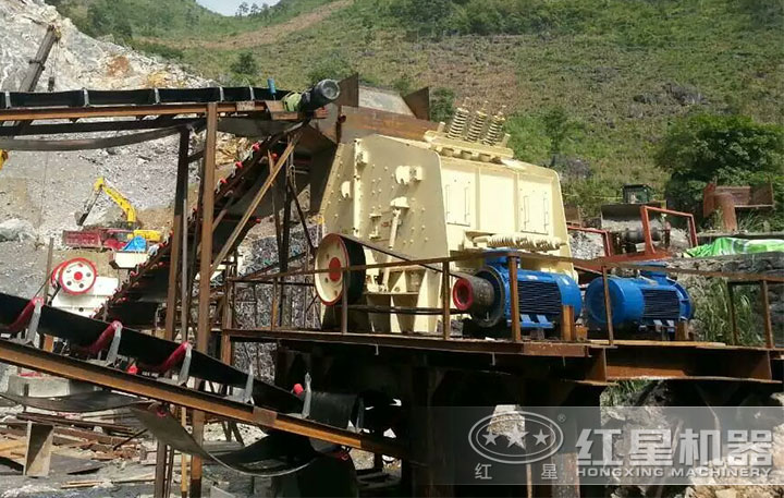 碎石生產線反擊式破碎機生產現場 碎石生產線反擊式破碎機生產現場