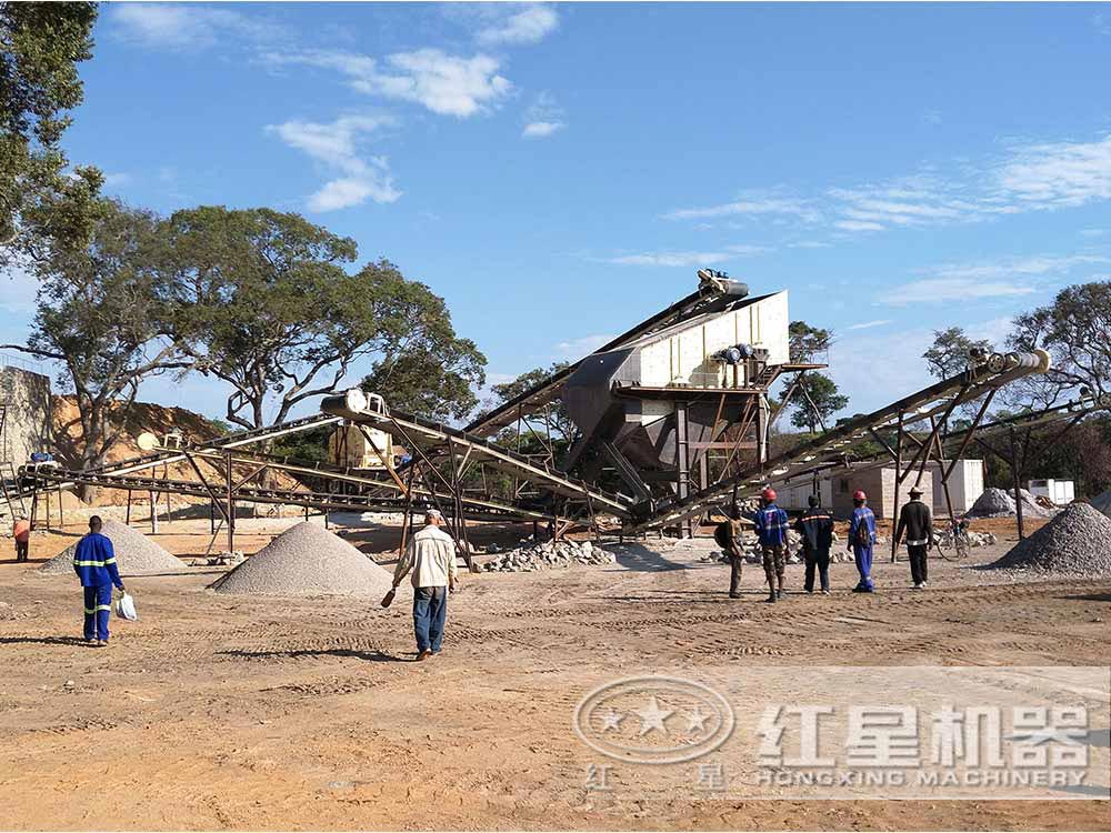 石頭粉碎成沙子生產現場 石頭粉碎成沙子生產現場