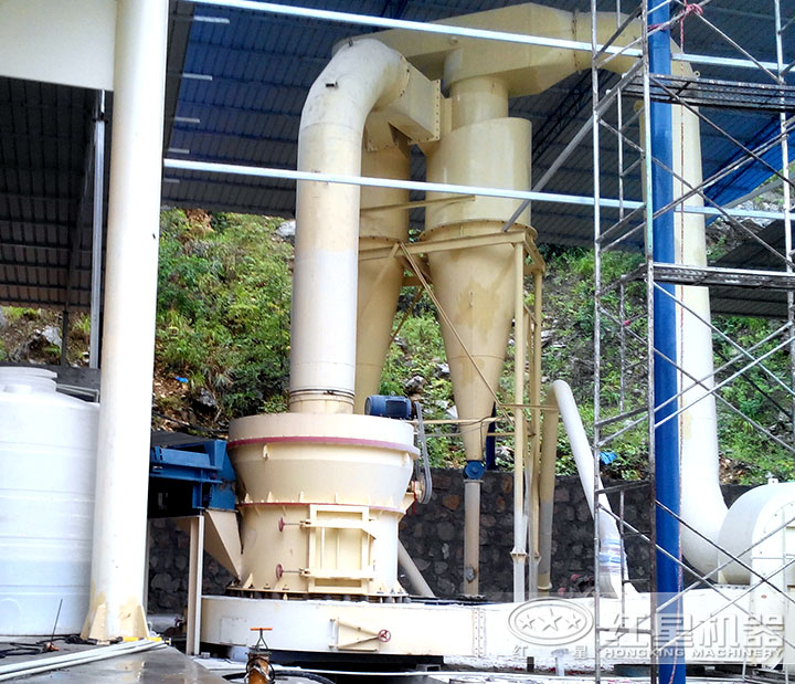 白云石磨粉機作業現場 白云石磨粉機作業現場