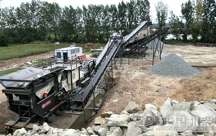 大型移動石頭碎沙機現場 大型移動石頭碎沙機現場