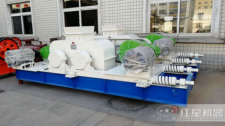 大型對輥式制砂機 大型對輥式制砂機