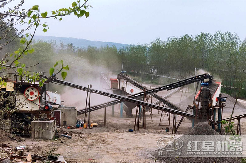 反擊式破碎機工作現場 反擊式破碎機工作現場