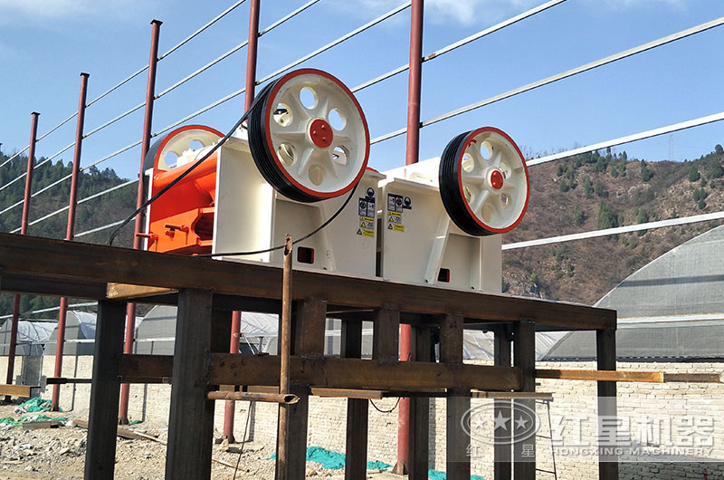 細鄂式破碎機安裝現場 細鄂式破碎機安裝現場