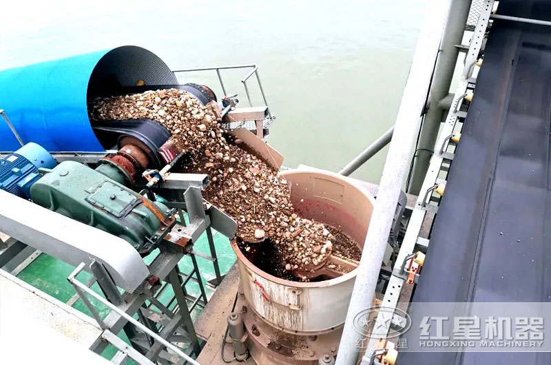 船載機制砂工廠作業實拍 船載機制砂工廠作業實拍