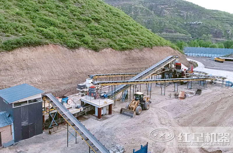 河卵石加工石子和沙的生產線現場 河卵石加工石子和沙的生產線現場